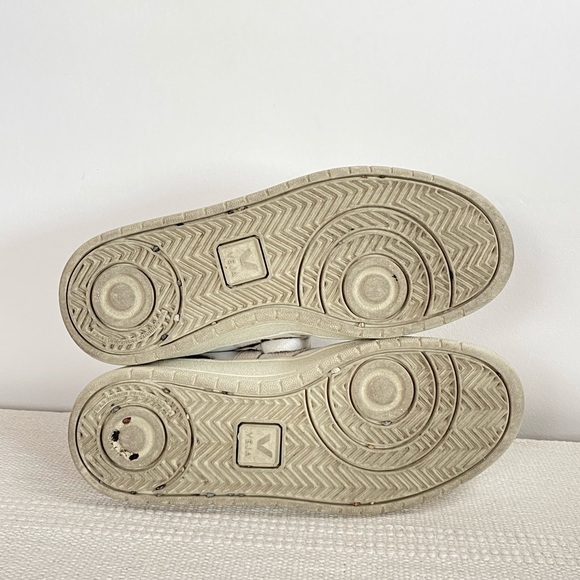 Veja Womens V-10 Leather Sneakers in Animal Print Limited Edition size 6 - Picture 9 of 11